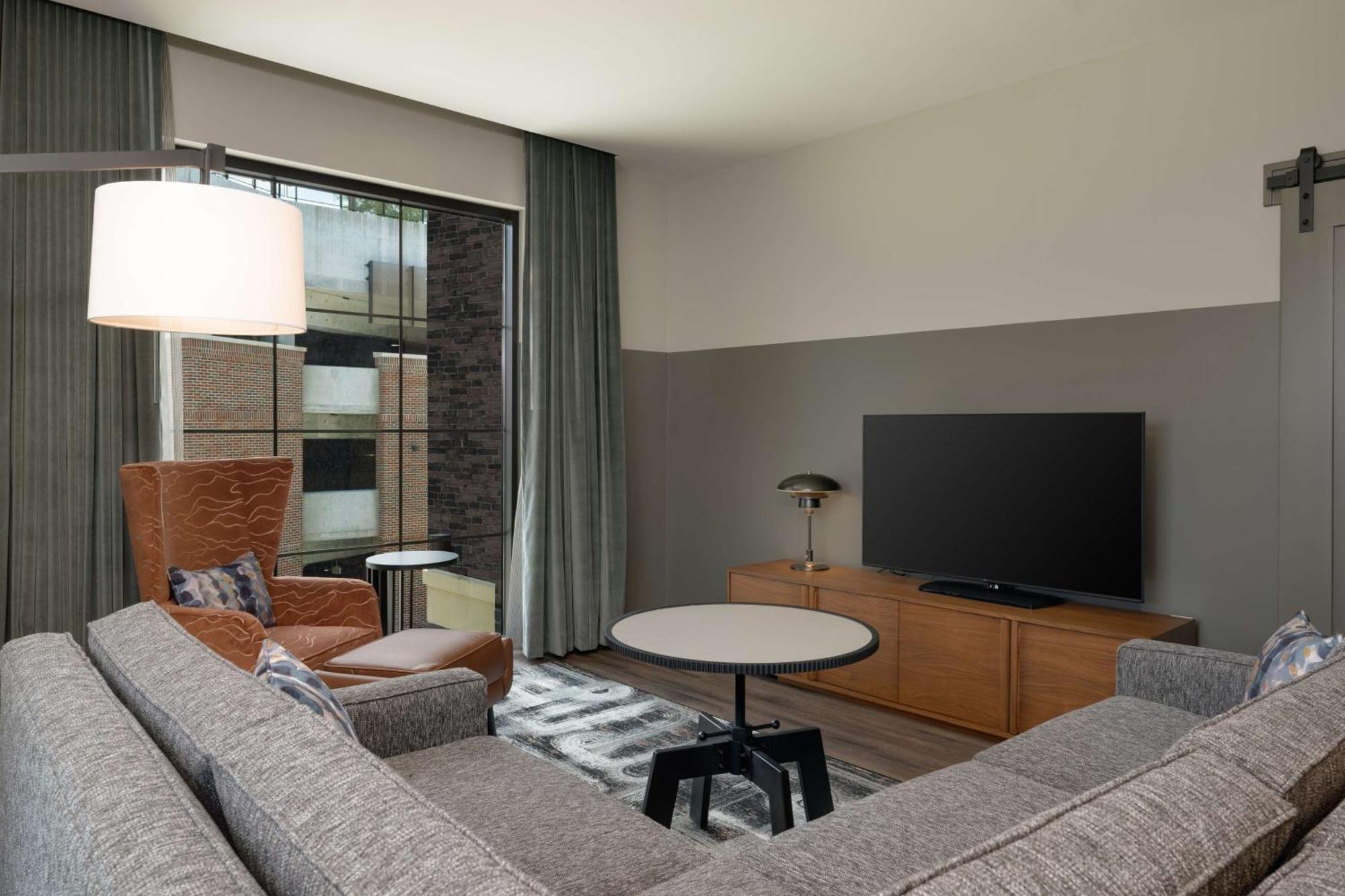 Hotel Nickel Plate Fishers, Tapestry Collection By Hilton Exterior photo